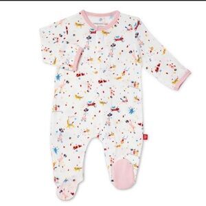 Adorable circus print. Magnetic Me